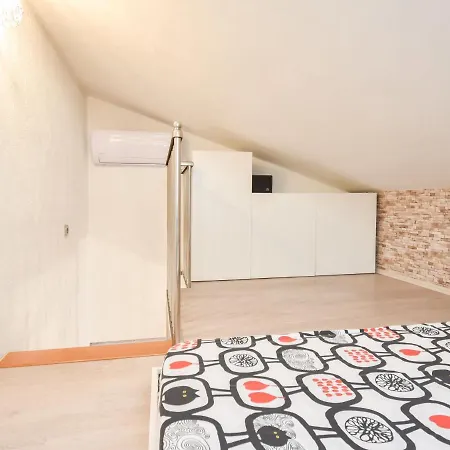 Maja Apartment *